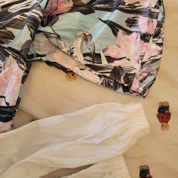 Nike wind breaker jacket - Picture 5 of 8